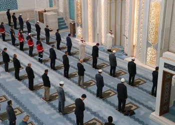 Diyanet’ten ‘normal saf düzeni’ genelgesi