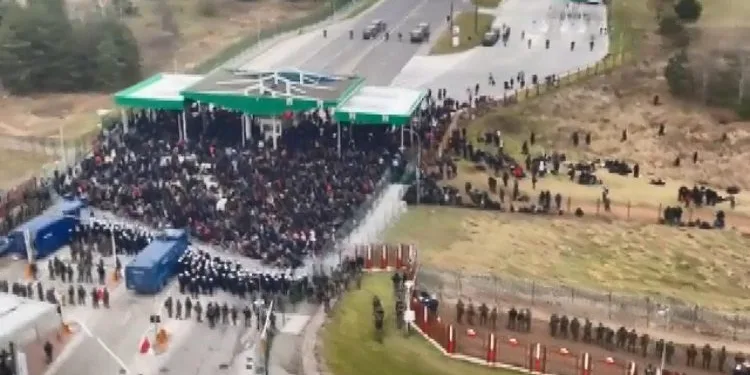 Polonya-Belarus sınırına sığınmacı akını sürüyor