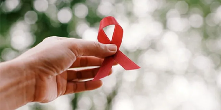 Hiç tedavi görmeden AIDS’i yendi