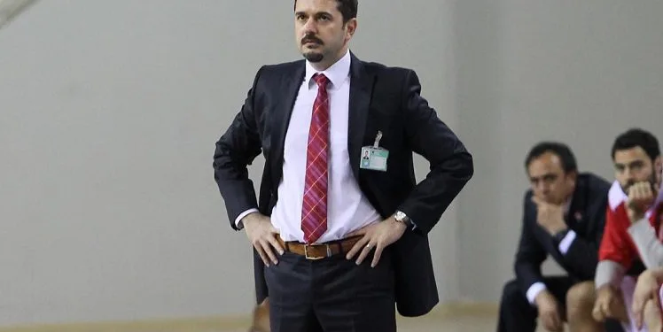TOFAŞ Basketbol Ahmet Çakı ile anlaştı
