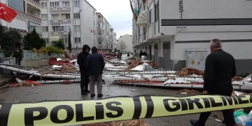 Fırtınanın vurduğu Gemlik’te temizlik çalışması