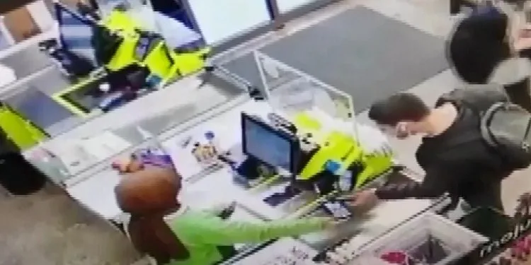Bulduğu kredi kartıyla alışveriş yapınca yakalandı