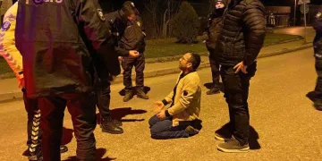 Bursa’da alkollü yakalanınca diz çöküp polise yalvardı