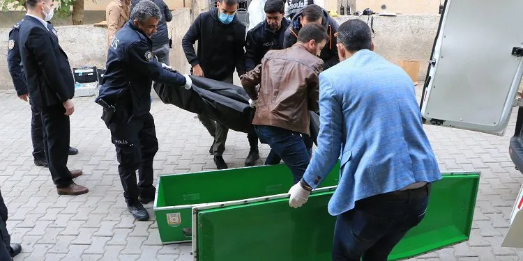 Sokak ortasında cesedi bulundu