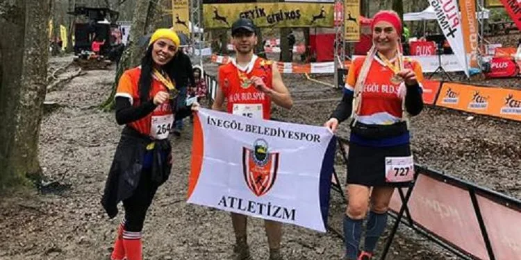 İnegöl Belediyespor Atletizm Takımı 3 dereceyle döndü