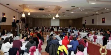 İnegöl’de sokak hayvanları için sıra gecesi düzenlendi