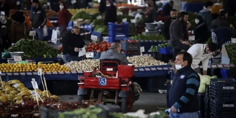 Esnaf ve vatandaşın pazar isyanı