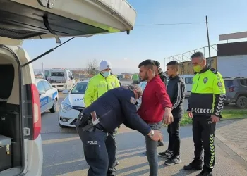 Sahte plakayla geldiği araçla Bursa’da yakalandı