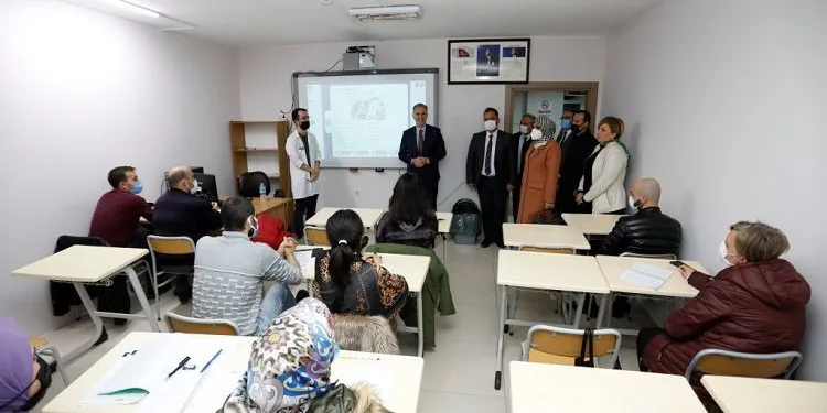 İnegöl Belediye Başkanı Taban İNESMEK kurslarını ziyaret etti