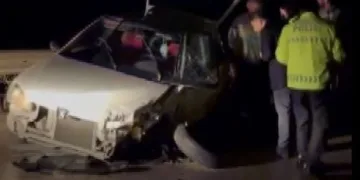 Bursa’da 2 otomobil kafa kafaya çarpıştı