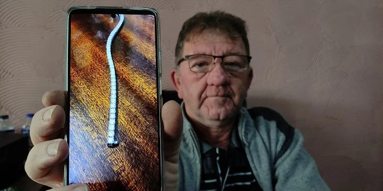 Bursa’da bulduğu pırlanta kolyeyi sahibine teslim etti