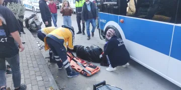 Bursa’da motosikletli gençler ölümden döndü