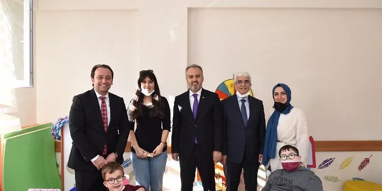 Bursa Büyükşehir’den okullara spor aktivite alanları
