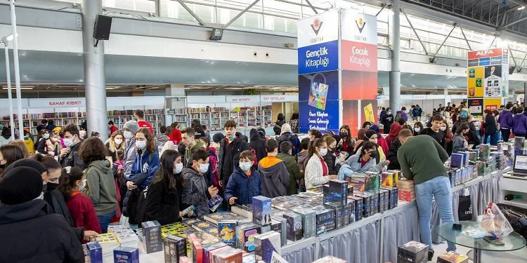 Bursa Kitap Fuarı’na yoğun ilgi