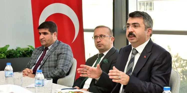 Başkan Yılmaz ilçedeki okul müdürleriyle bir araya geldi