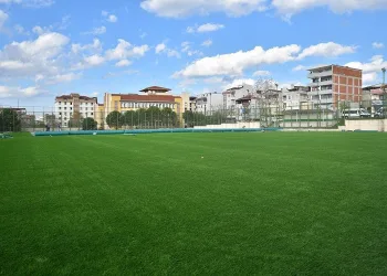 Bursa’da Emek futbol sahası yenilendi