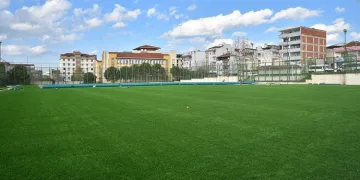 Bursa’da Emek futbol sahası yenilendi