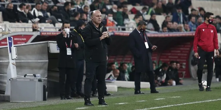 Bursaspor dördüncü teknik adamını arıyor