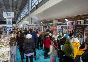Bursa’da 350 bin okur kitap fuarında buluştu