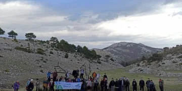 Dünya Dağ Gününde Katırlı zirvesine yürüdüler