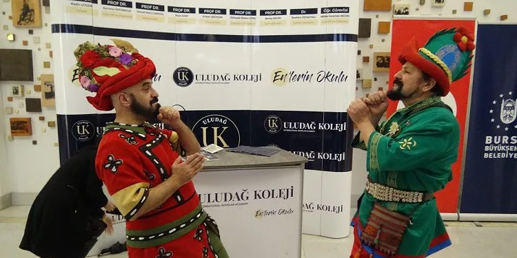 Bursa’da kukla ve gölge oyunları çocuklarla buluşuyor