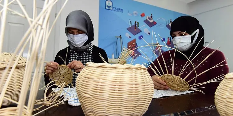 Yıldırımlı kadınlar hem öğreniyor, hem üretiyor