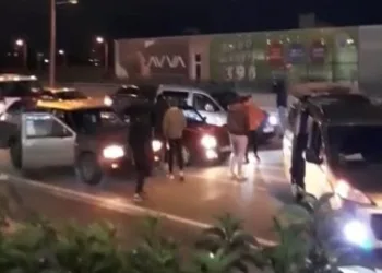 Bursa’da asker eğlencesinde yolu kapattılar
