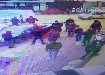 Trafikte kalp krizi geçirdi, kalp masajıyla hayata döndü
