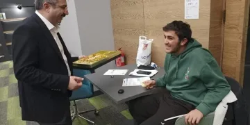Başkan Yılmaz’dan ders çalışan öğrencilere ziyaret