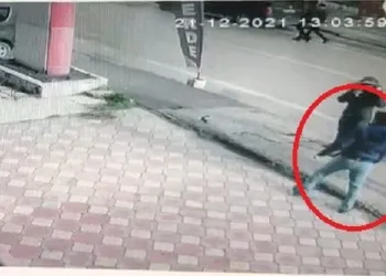 Bursa’da tanımadığı kişi tarafından saldırıya uğradı