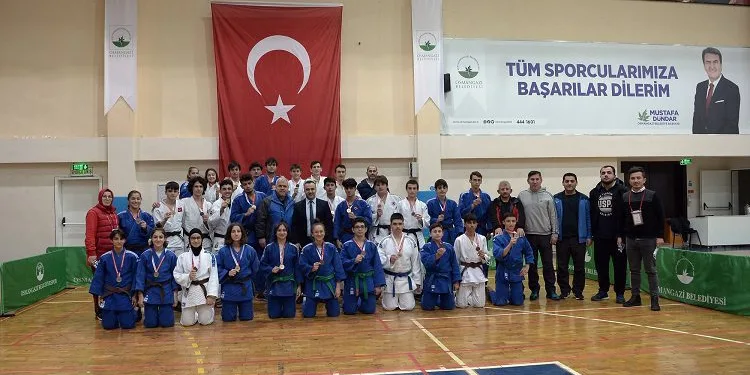 Osmangazili judoculardan 30 madalya