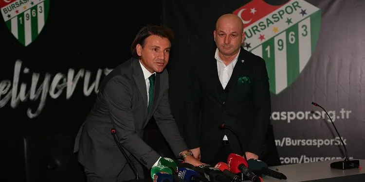 Tamer Tuna Bursaspor’la sözleşmeye imza attı