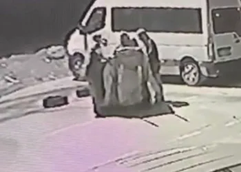 Bursa’da kağıt toplayıcıları çöp konteynerini çaldı