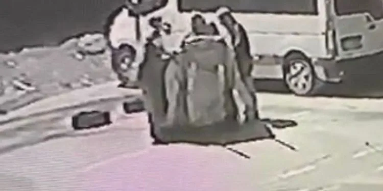 Bursa’da kağıt toplayıcıları çöp konteynerini çaldı