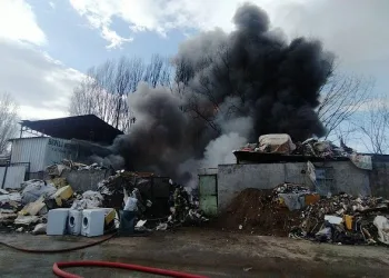 Bursa’da hurda deposunda yangın çıktı