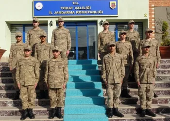 6 ikiz kardeş aynı yerde vatani görevde