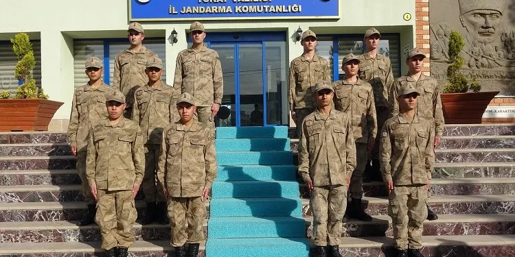 6 ikiz kardeş aynı yerde vatani görevde