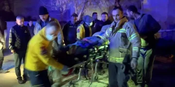Bursa’da freni boşalan kamyonet çocuk parkına daldı
