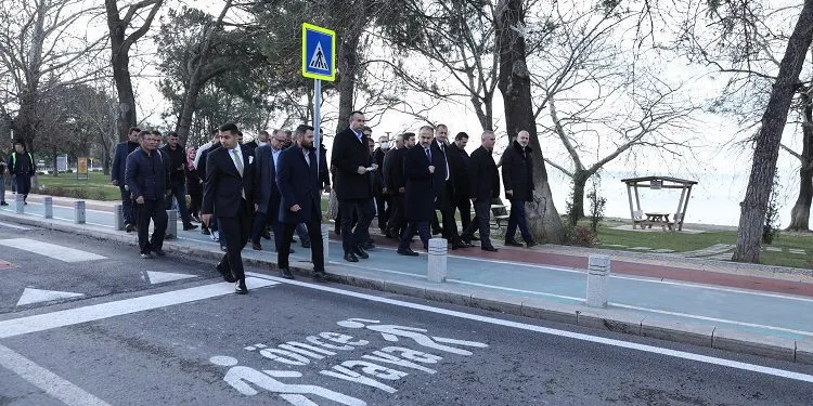 Bursa İznik’te sahil yolunda çalışmalar tamamlandı