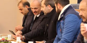 Gürsu Belediye Başkanı pazarcılarla kahvaltıda buluştu