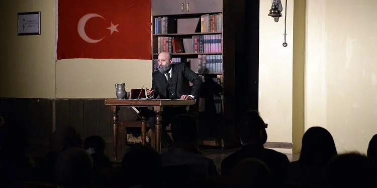 Mehmet Akif Ersoy’un hayatı Bursa Osmangazi’de sahnelendi