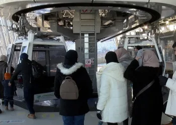 Halk gününde teleferikte uzun kuyruklar oluştu