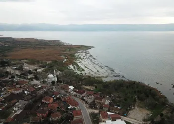 Çekilme arttı, İznik Gölü’nde adacıklar oluştu
