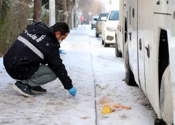 Boşanma aşamasındaki eşini bıçakladı
