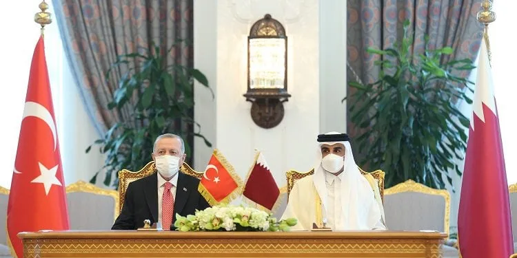 Katar’la Türkiye arasında imzalar atıldı