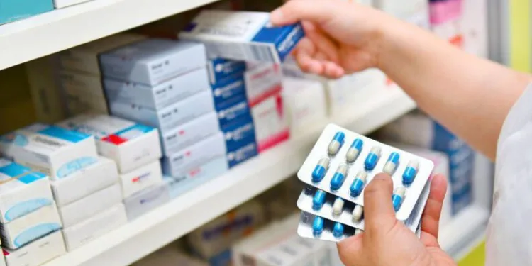 İthal ilaçların bulunması giderek güçleşiyor
