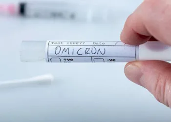 Koronavirüsün yeni mutasyonu Omicron BAE’ye sıçradı