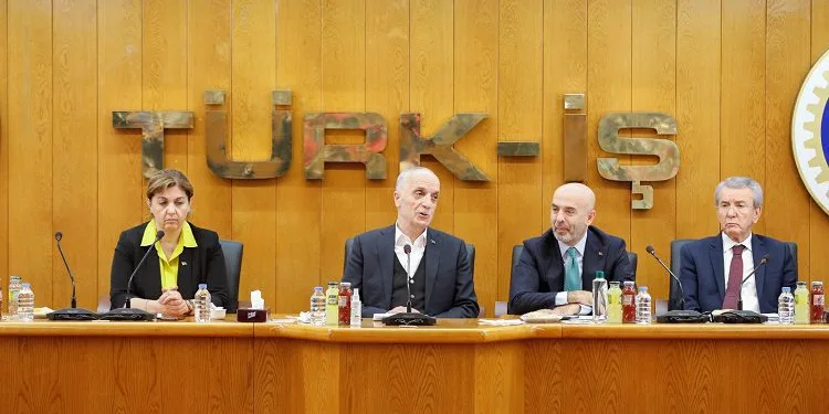 Türk-İş asgari ücret için ilk kez rakam açıkladı