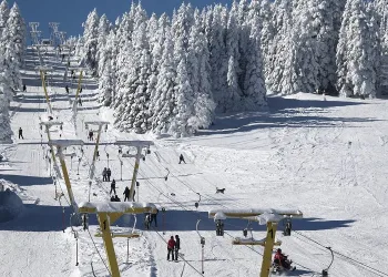Uludağ’da kar kalınlığı 65 santimetreye ulaştı