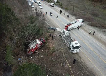 Bursa’daki kazada itfaiye aracı bölgeden kaldırıldı
